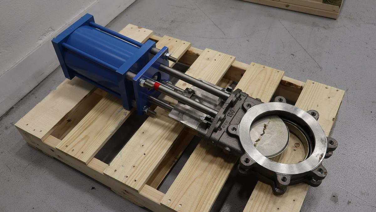 Unused North Port Valves 8" Air Operated Knife Gate Valve #47266