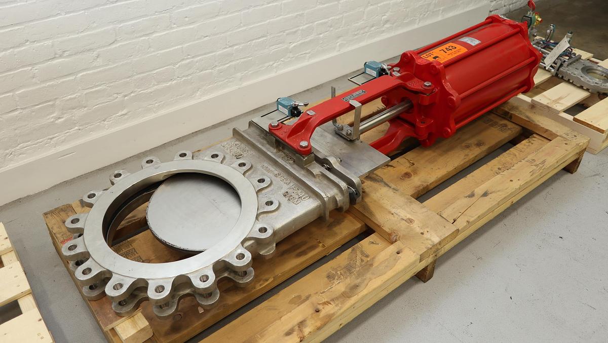 Used Bray/Vaas 16" Air Operated Knife Gate Valve #47062