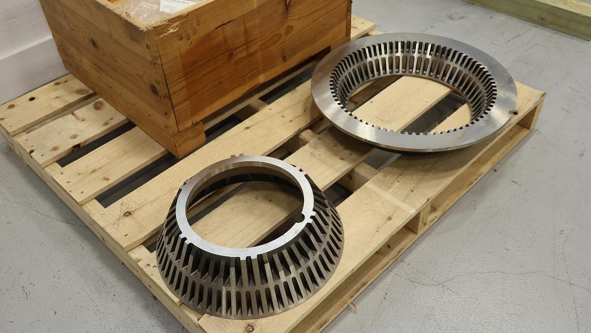 Unused Black Clawson Model 200 Hydraflaker 16/17" Diameter Outer & Inner Tackle #46983