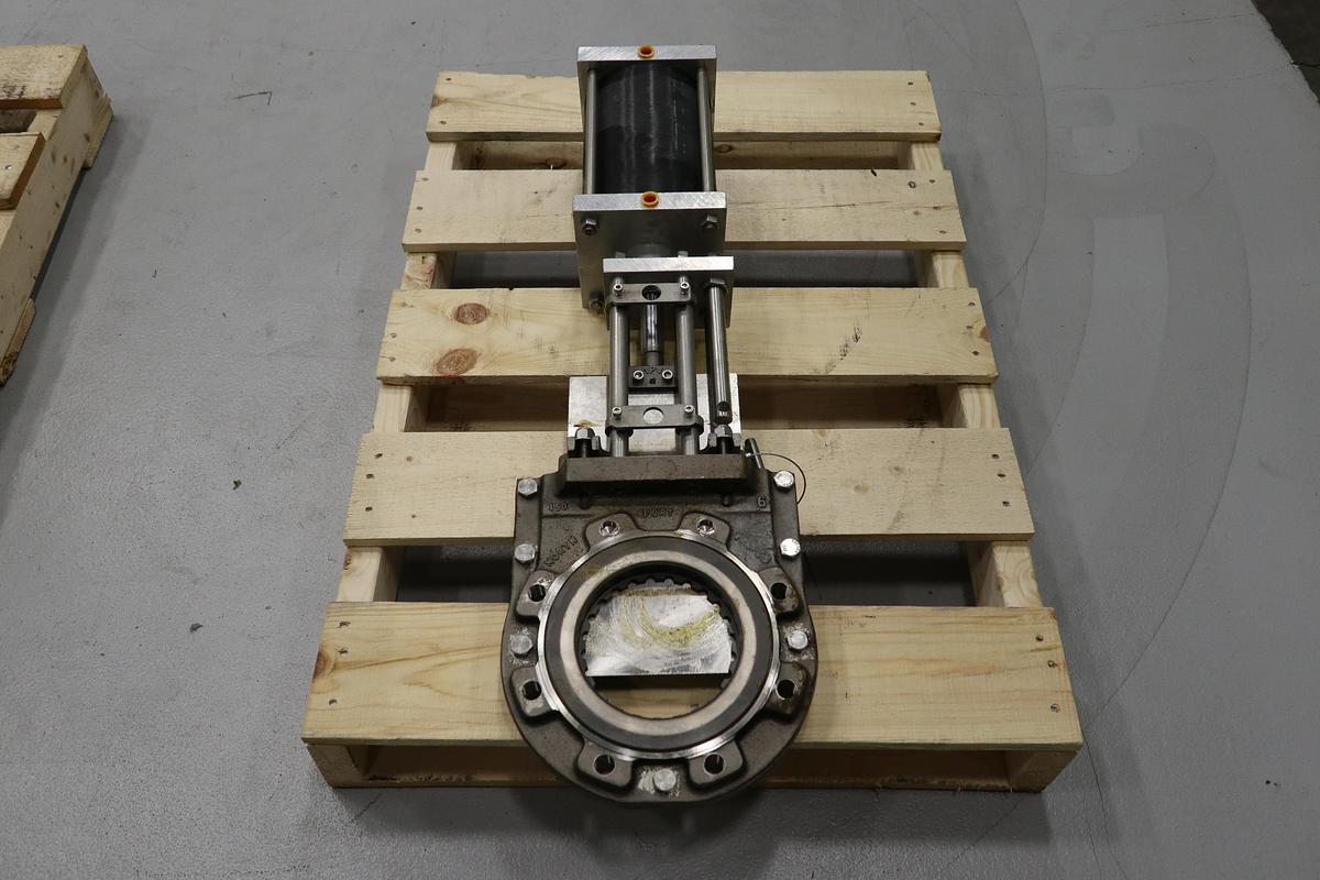 Unused North Port Valve 6" Air Operated Knife Gate Valve #47354