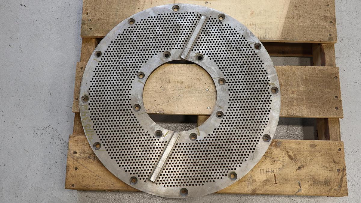 Used Kadant Black Clawson 40-18 Float Purger Extraction Plates #47020