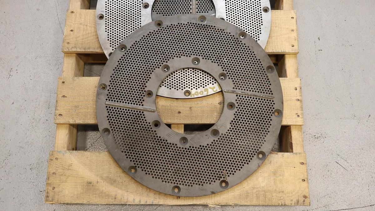 Used Kadant Black Clawson 40-18 Float Purger Extraction Plates #47020