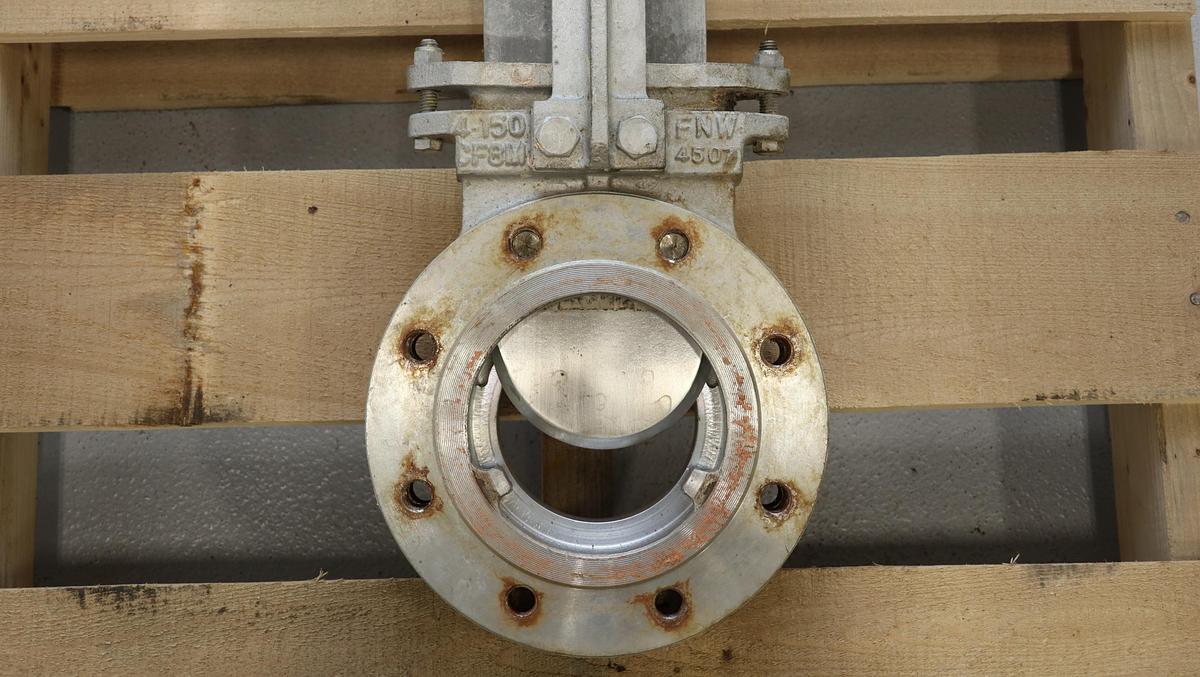 Used FNW 4" Hand Operated Knife Gate Valve #46846