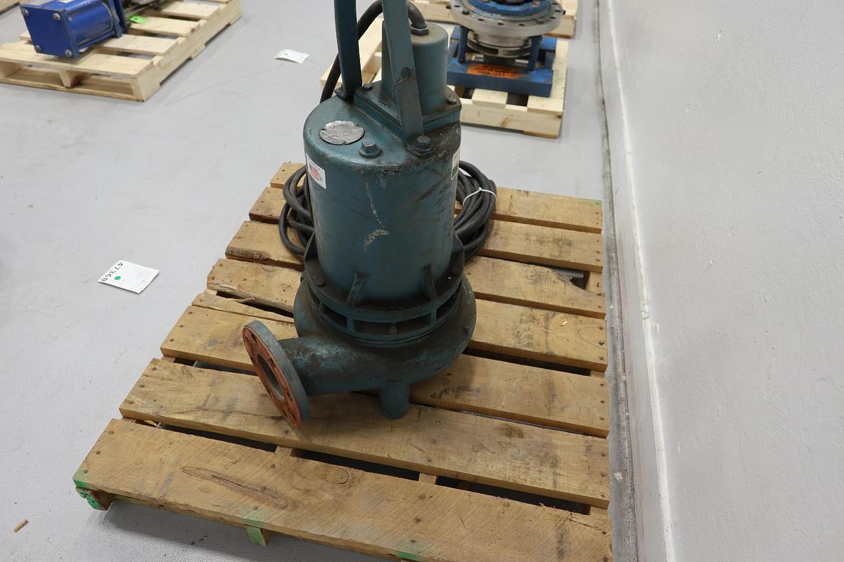 Used Barnes SEH 1004 3.5x4 Submersible Pump  #47360