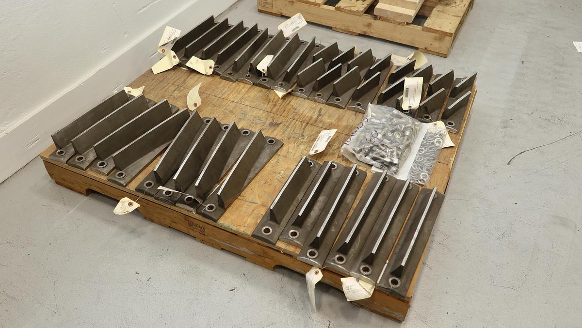 Used Black Clawson Ultra-sorter Size 30 Feeder Vanes #47046