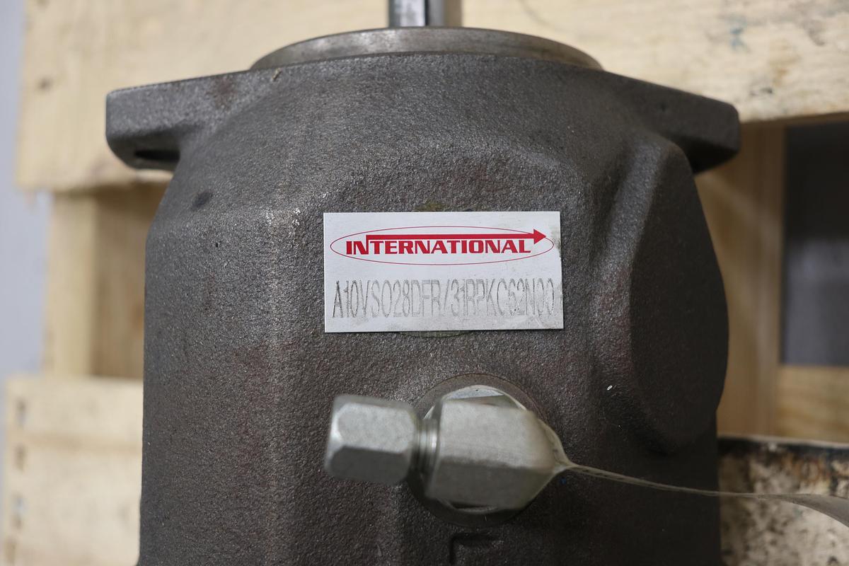 Unused International Series 31 Size SZ 28-4  Hydraulic Pump #47574