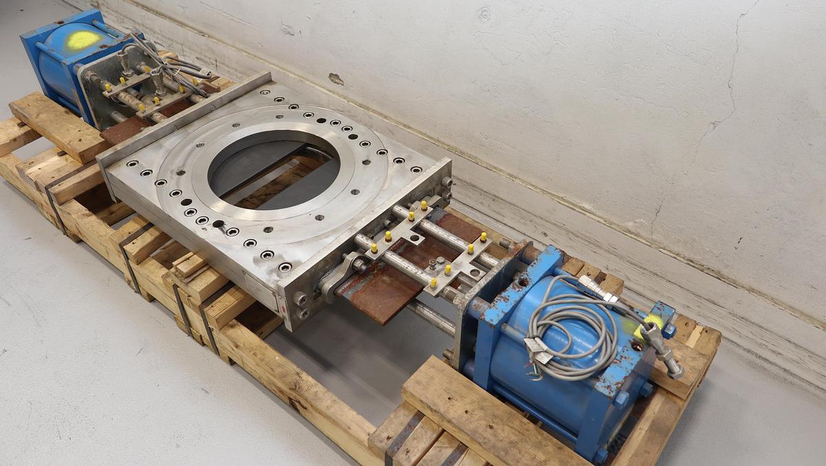 Unused 12" Air Operated Duel Actuator Thru-Gate Valve #46536