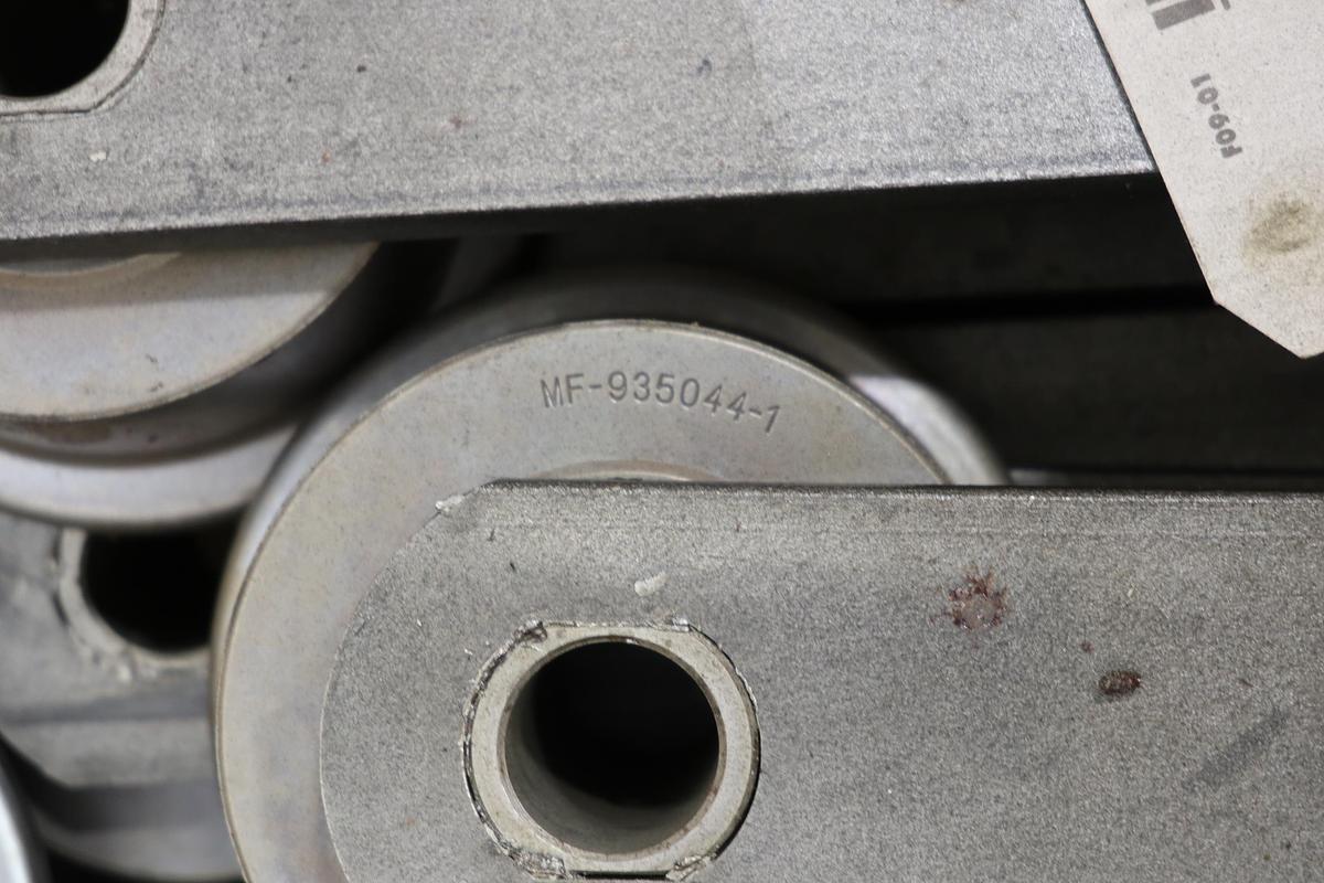 Unused Lot of 924 Roller Link for Conveyor #47634