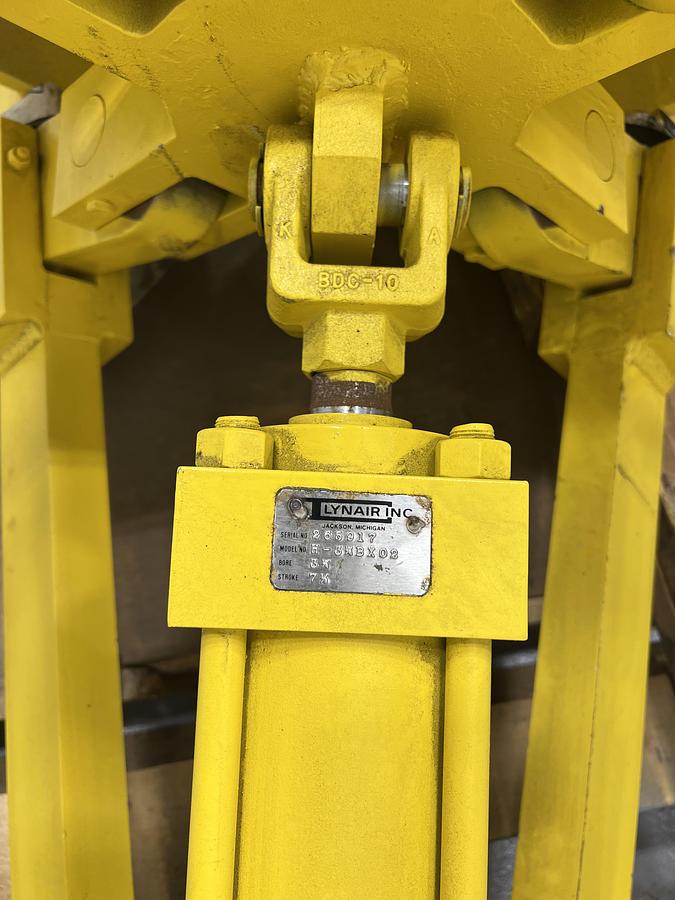 Unused Kadant Hydraulic Grapple, 48" #47263