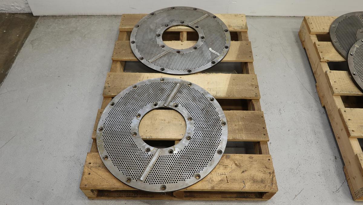 Used Kadant Black Clawson 40-18 Float Purger Extraction Plates #47020