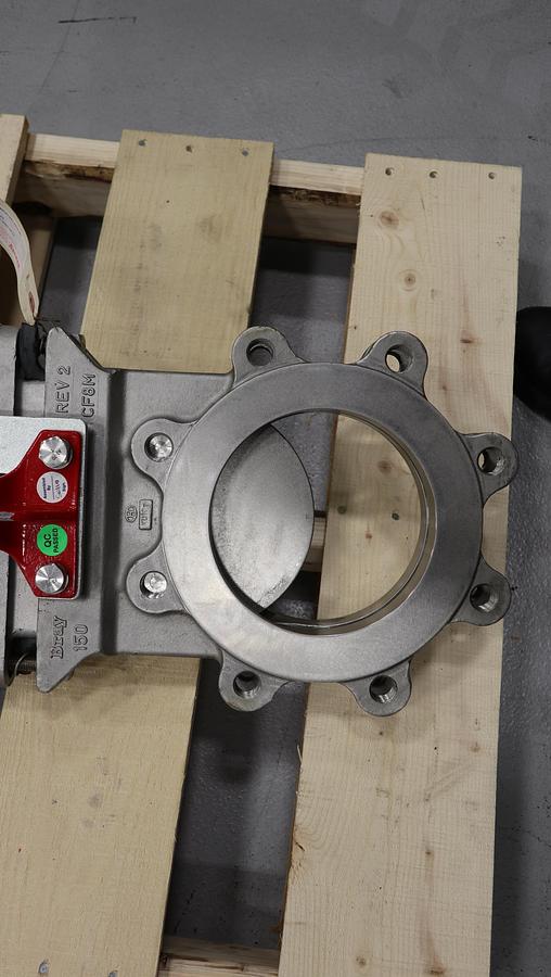 Unused Bray 6" Air Operated Knife Gate Valve #47180