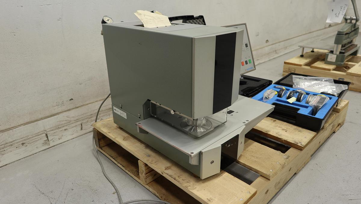 Used L&W Burst Tester #45363