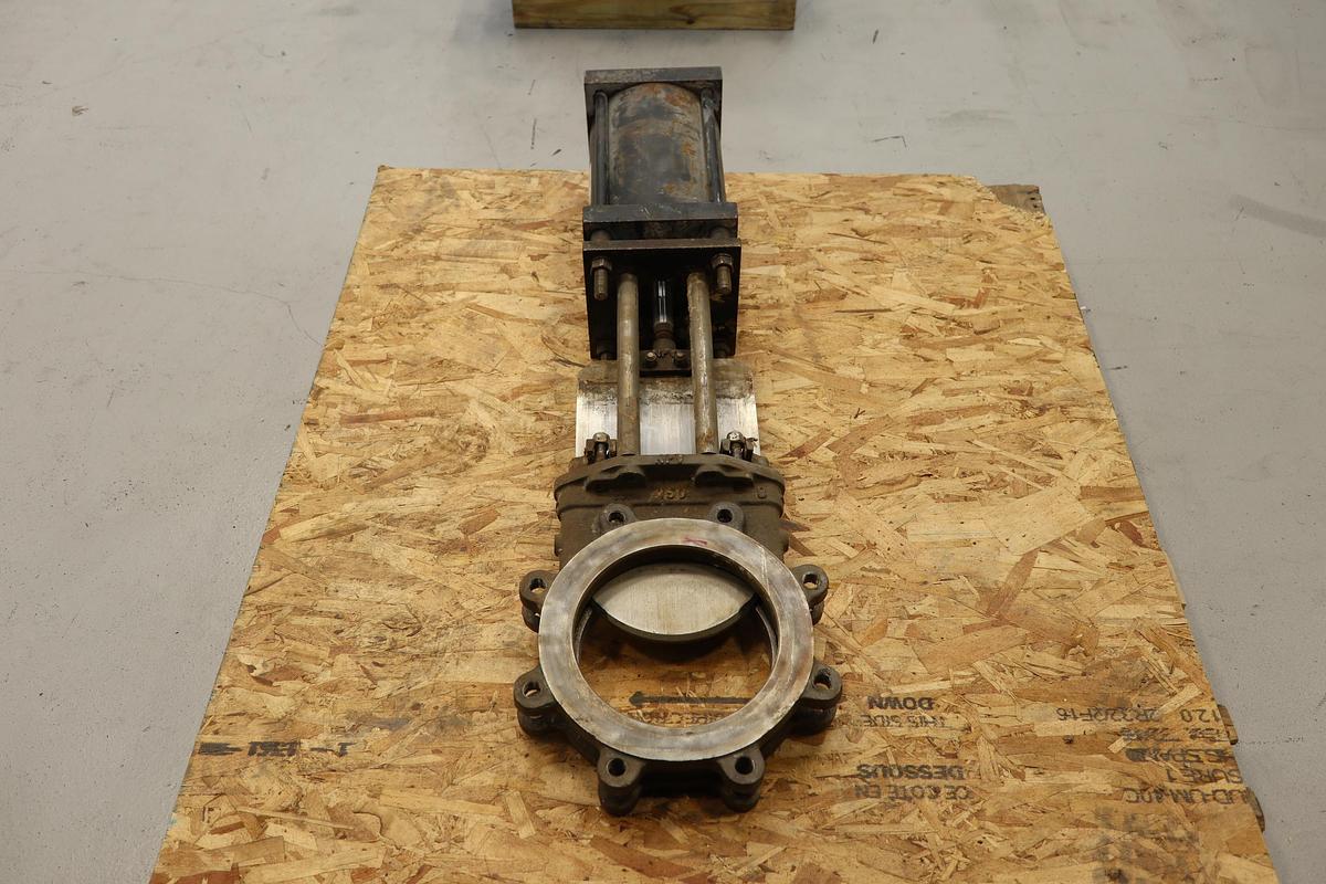 Used North Port Valve 8" Air Operated Knife Gate Valve #47456