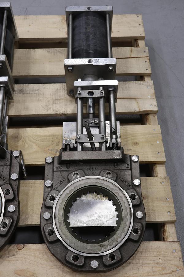 Unused North Port Valve 6" Air Operated Knife Gate Valve #47312