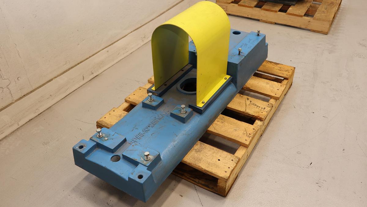 Used Goulds 3196 MTi Pump Base with Steel Barrel Guard #47403