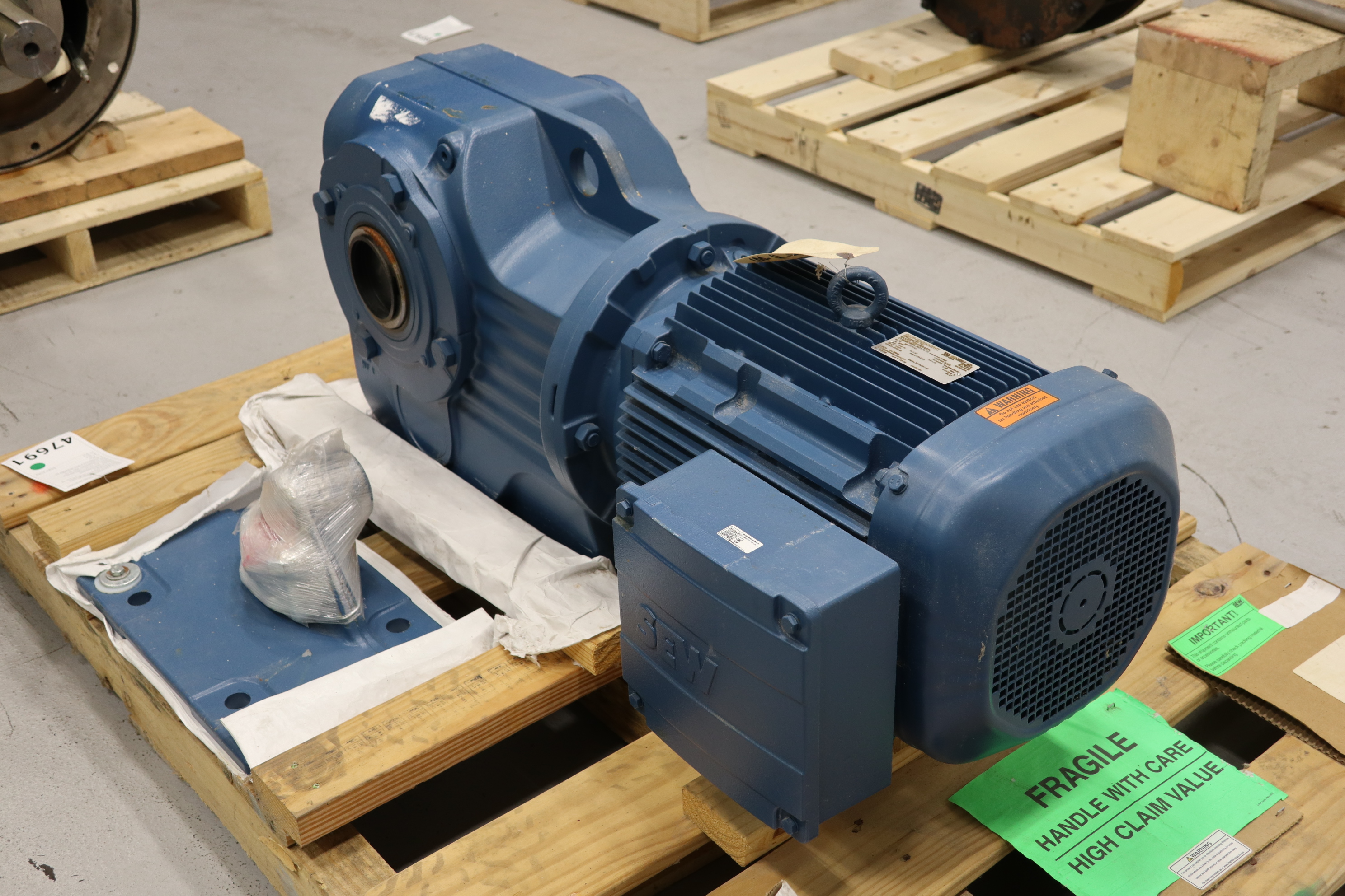 Unused Sew-Eurodrive KA107/T DRN160L4/DH Helical-Bevel Gear Drive #47691