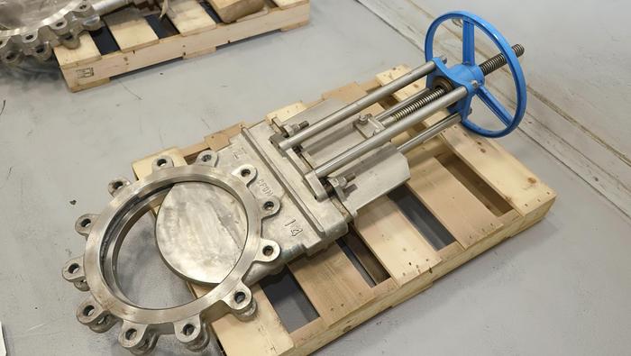 Used True Line 14" Hand Operated Knife Gate Valve #46311