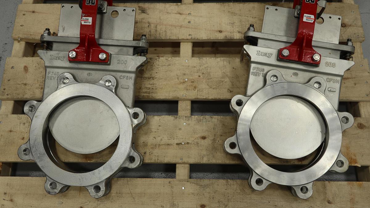 Unused Bray 8" Hand Operated Knife Gate Valve #47176