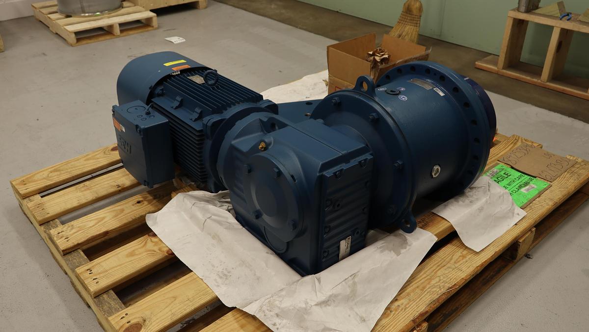 Used Sew-Eurodrive PHF022/T KF97DRN180M4 Gear Drive #47192