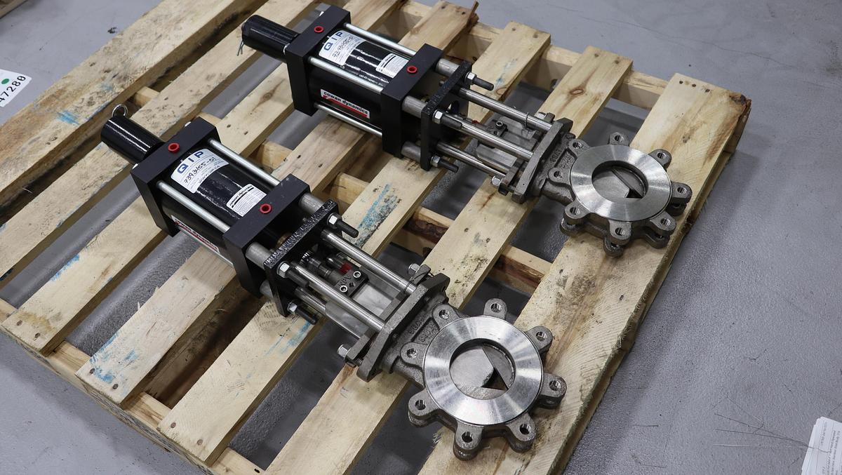 Unused North Port Valve 4" V-Port Hand Operated Knife Gate Valve #47281