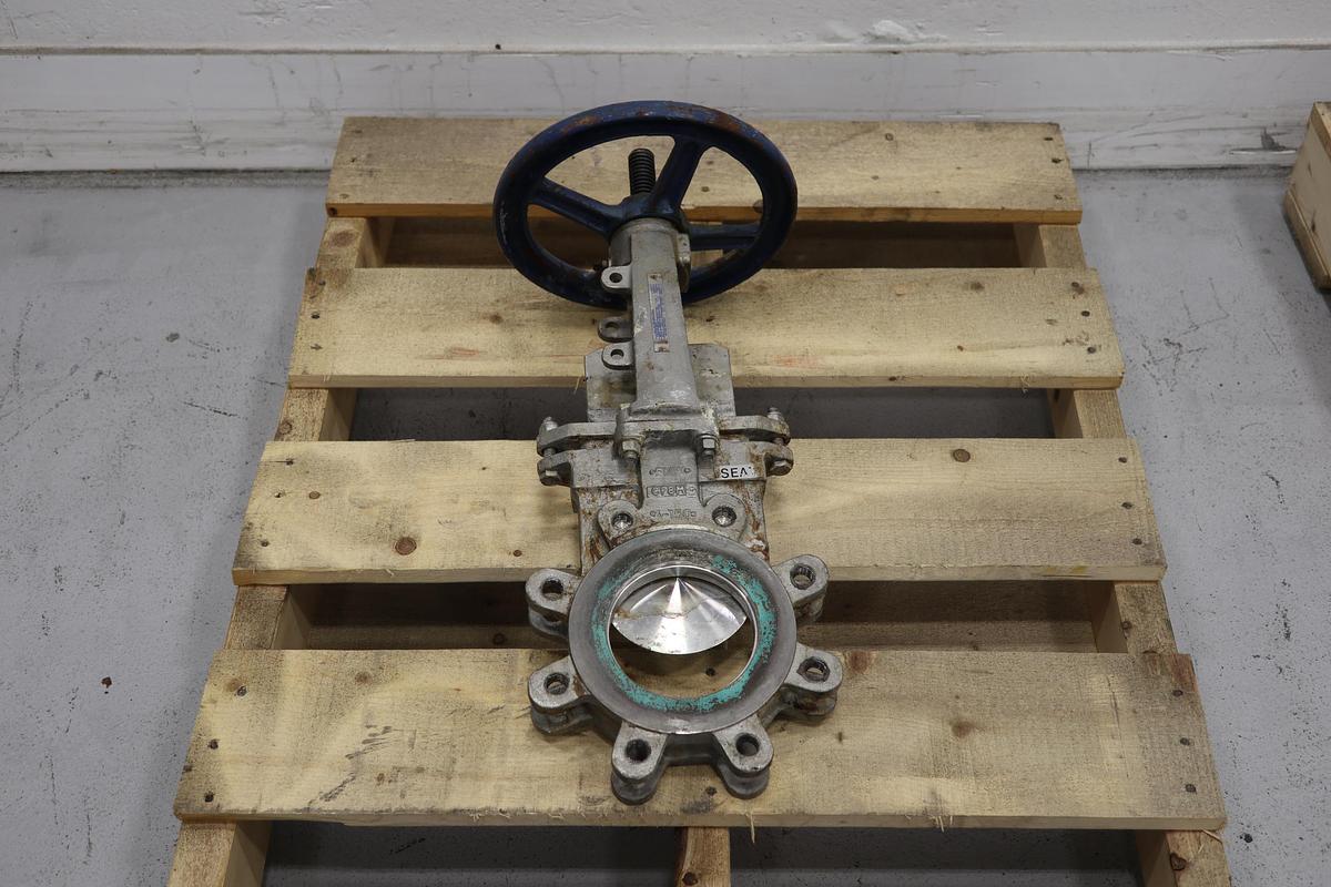 Unused FNW 65BM 4" Hand Operated Knife Gate Valve #47664