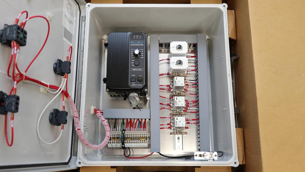Unused CVN Vooner General Morgan GSD1-30-176-A (SRA 2000) Shower Oscillator Control Unit #47023