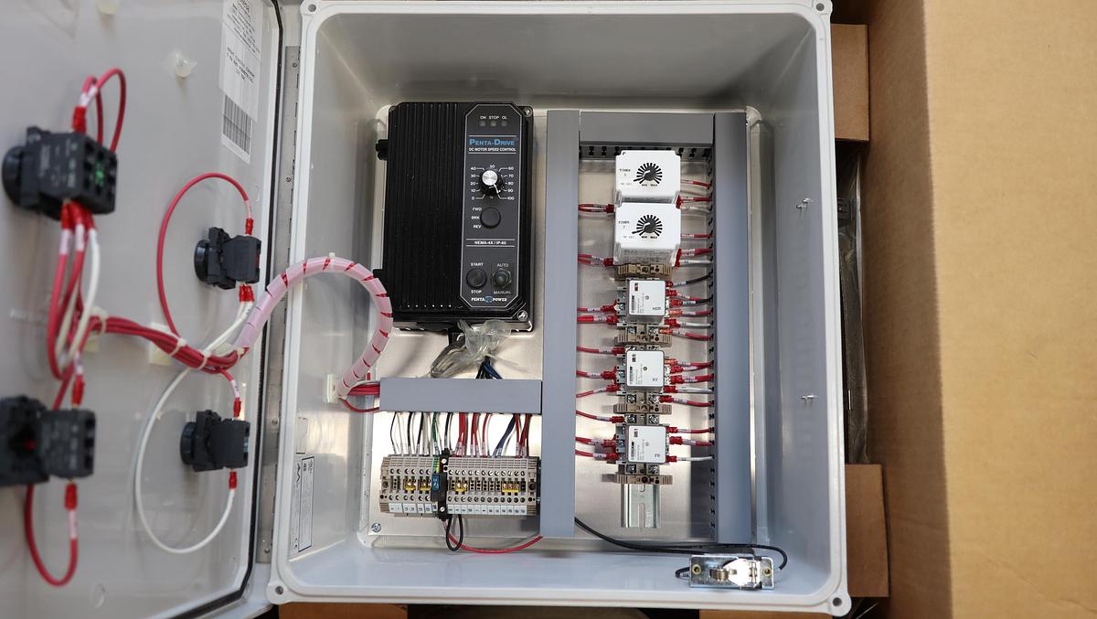 Unused CVN Vooner General Morgan GSD1-30-176-A (SRA 2000) Shower Oscillator Control Unit #47022