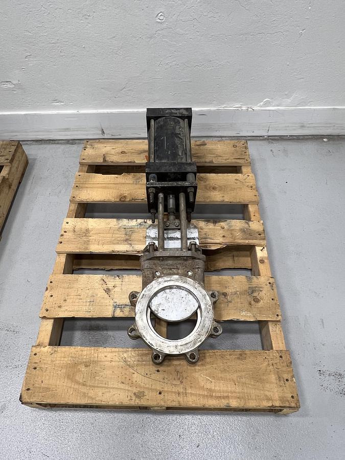 Used North Port 6" Air Operated Knife Gate Valve #47370