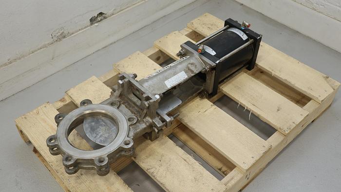 Used Fabri-Valve 6” Air Operated Knife Gate Valve #45102