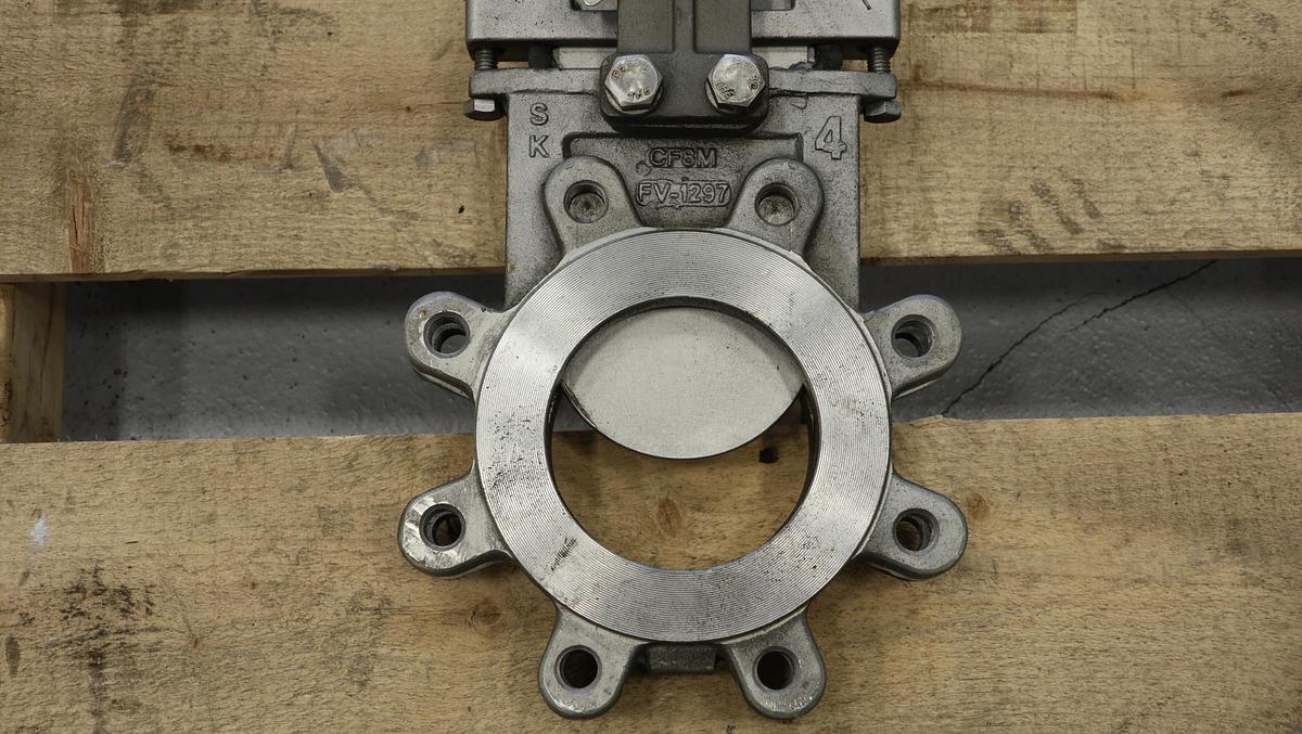 Unused Fabri-Valve 4" Air Operated Knife Gate Valve #47169