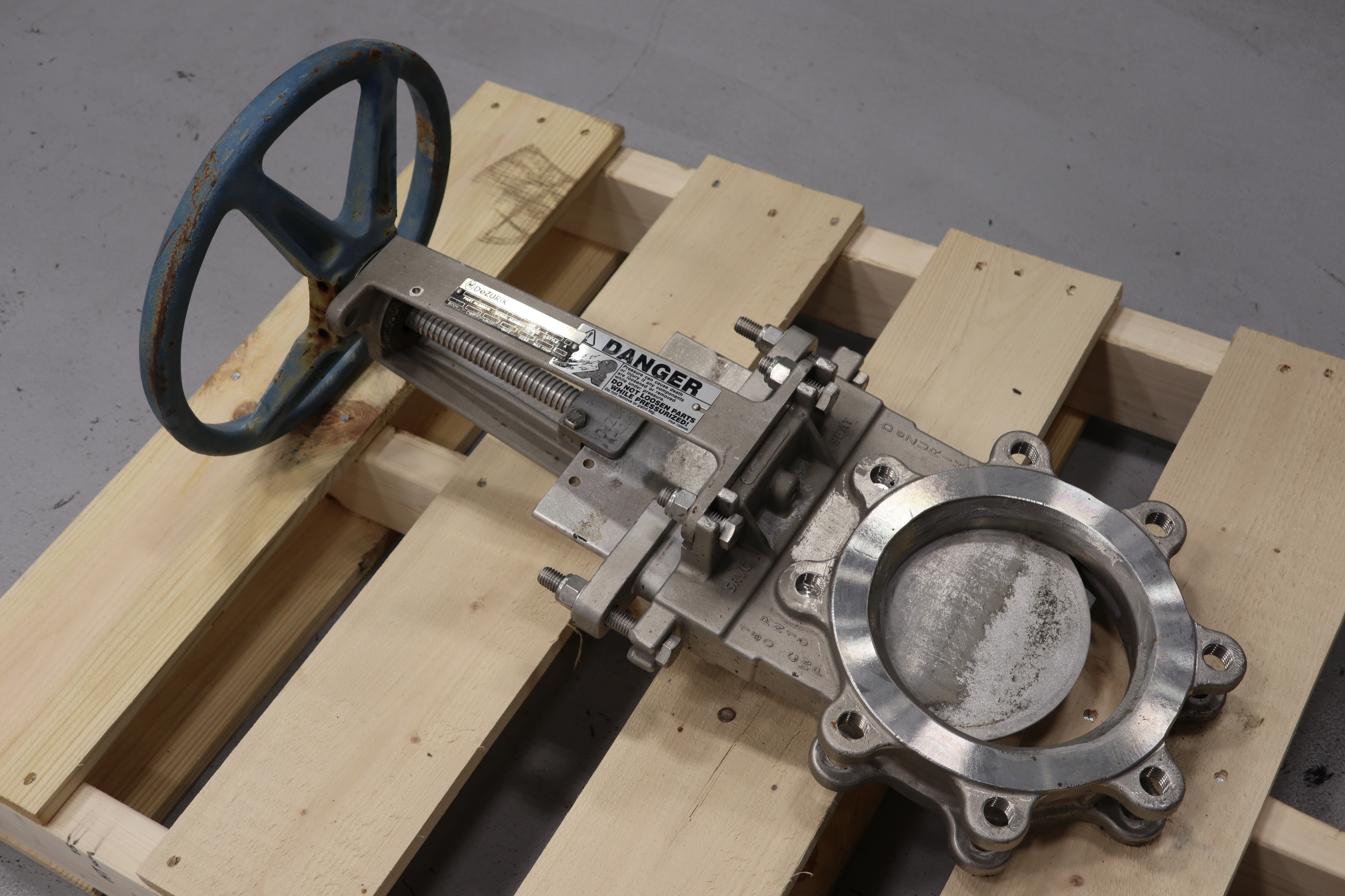 Used Dezurik 6" Hand Operated Knife Gate Valve #47698
