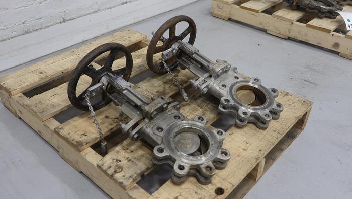 Used Hilton 202-SCV-ST3 4" Hand Operated V-Port Knife Gate Valve #45698