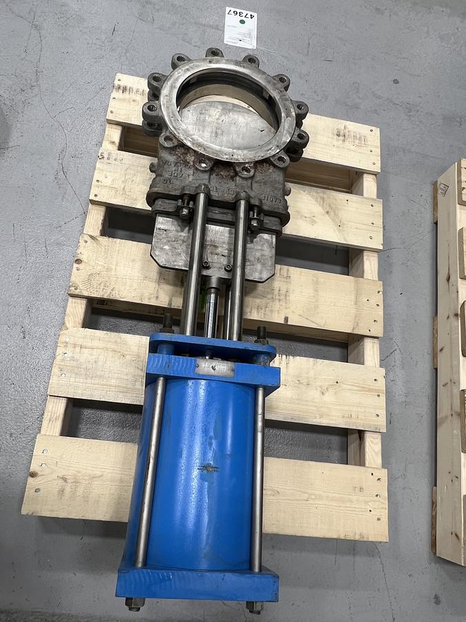 Used True Line 10" Air Operated Knife Gate Valve #47367