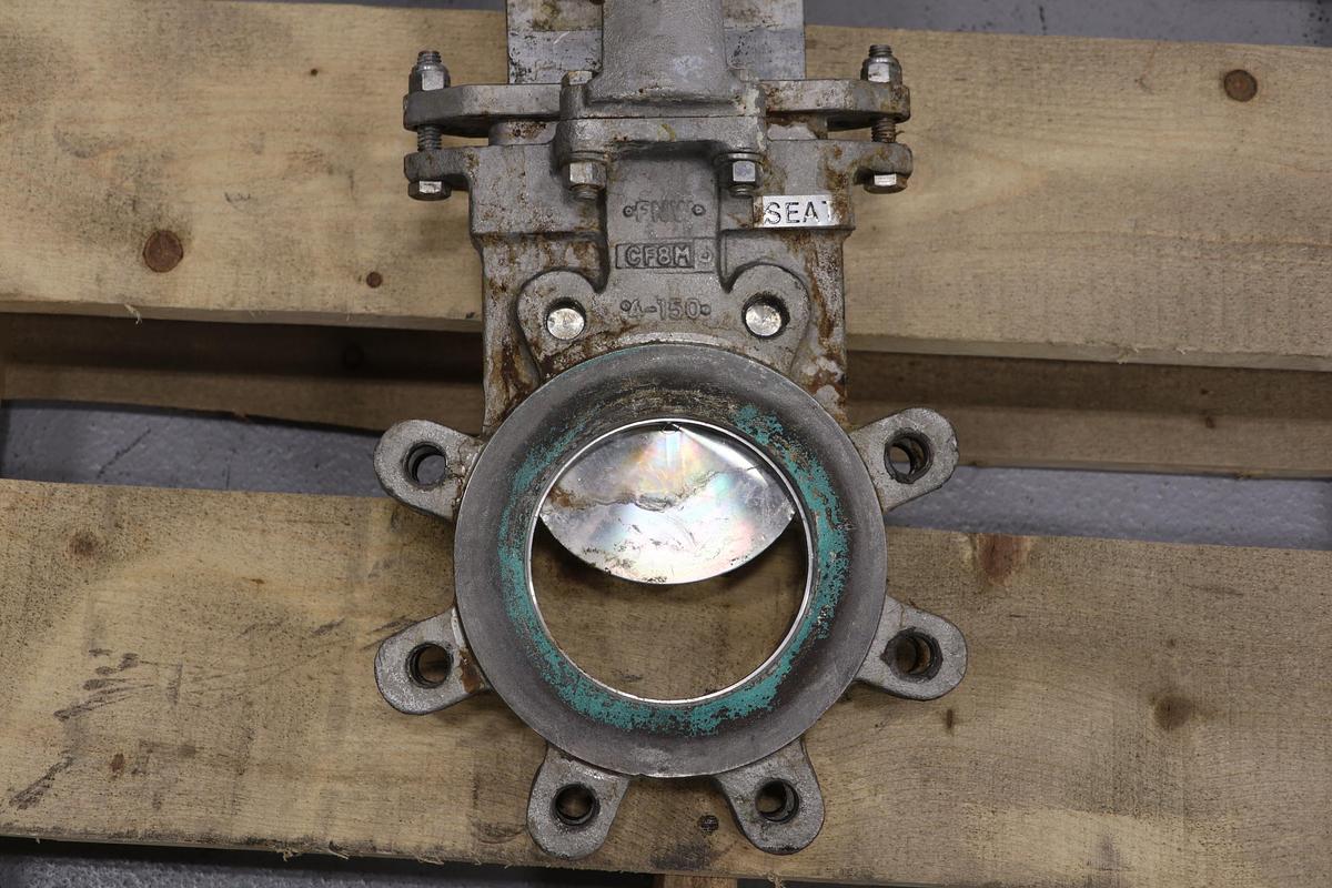 Unused FNW 65BM 4" Hand Operated Knife Gate Valve #47664