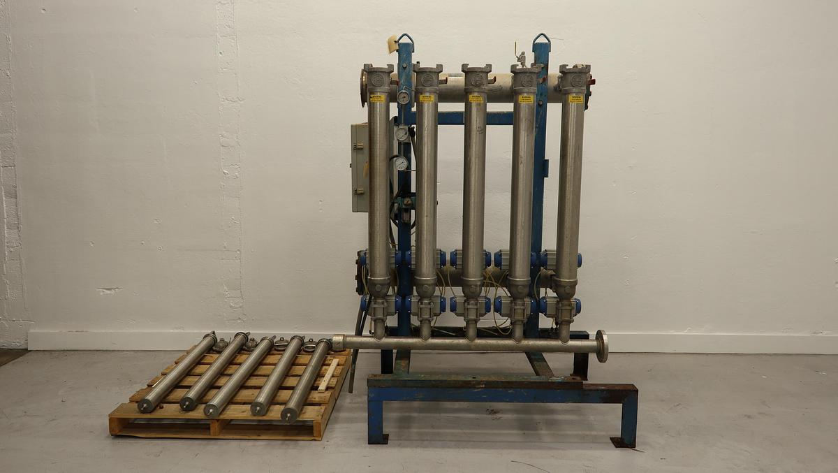 Used Kadant AES 5700S5A2 4-Bank Canister Filter #46923