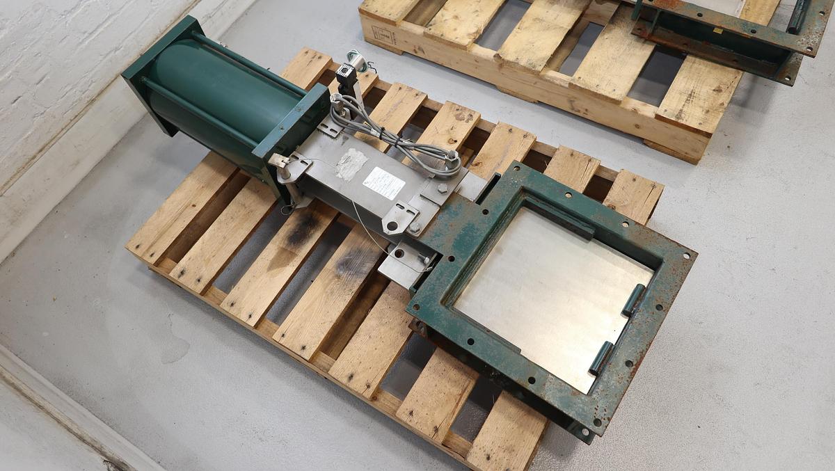 Used American Control Technology 90-2434M 12" Air Operated Knife Gate Valve #46558