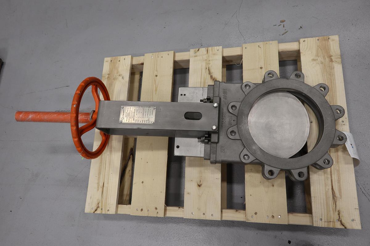 Unused PMP 10" ZFI-S Hand Operated Knife Gate Valve #47364