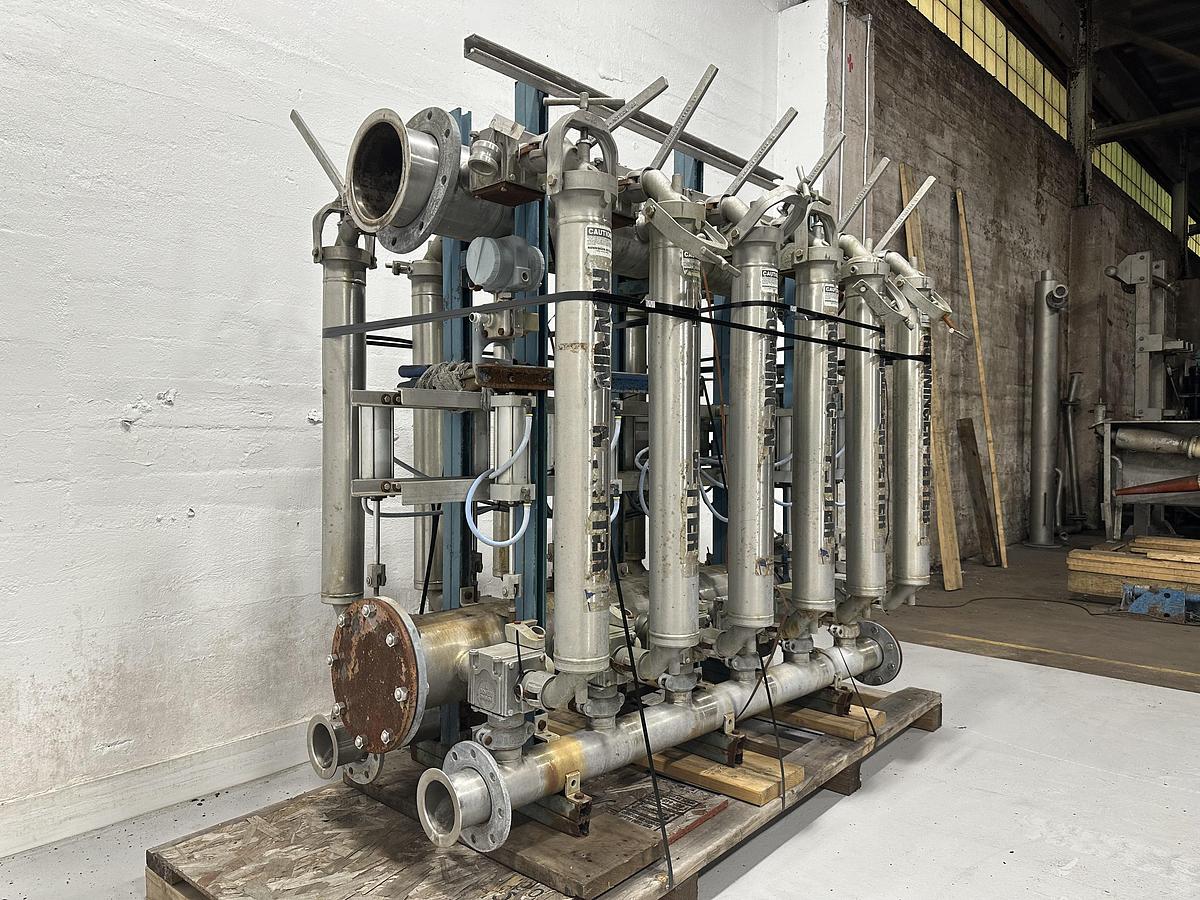 Used Ronningen Petter Model F 12 Bank Canister Filter #46620