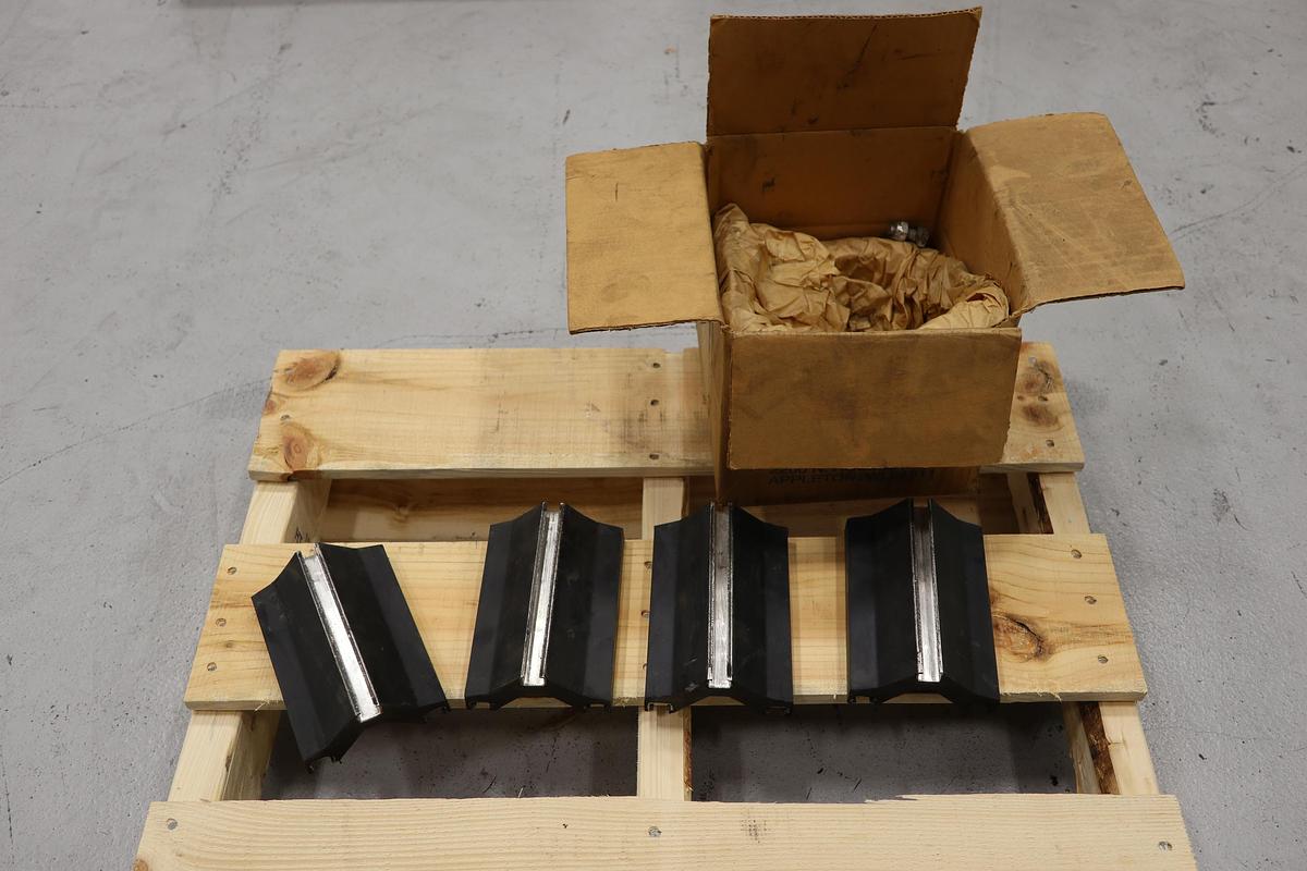 Unused Voith/Kadant JS24 Vibrating Screen Pads #47718