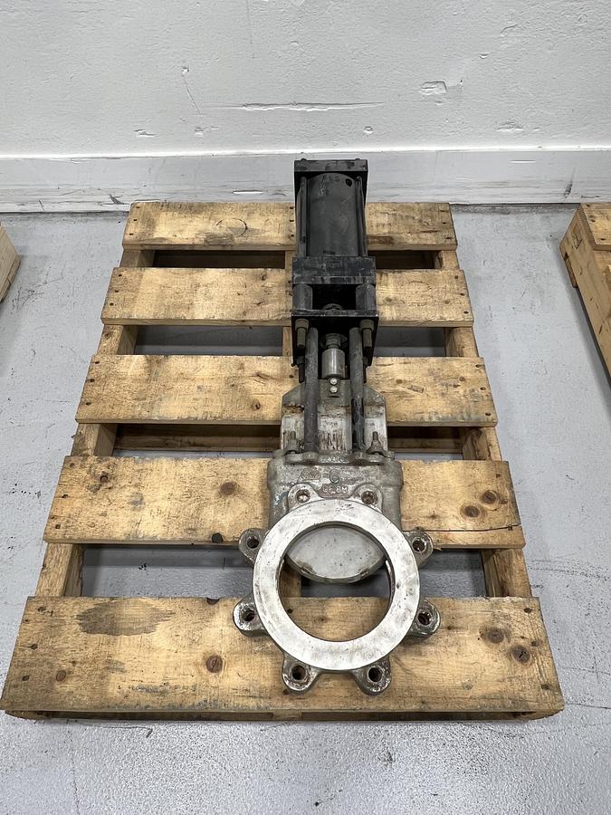 Used Nakamura 6" Air Operated Knife Gate Valve #47369