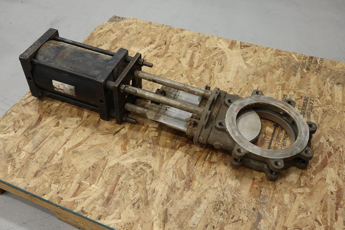Used North Port Valve 8" Air Operated Knife Gate Valve #47456