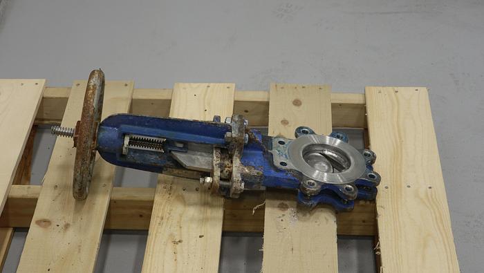 Used Hilton 4” Hand Operated V-Port Knife Gate Valve #45769