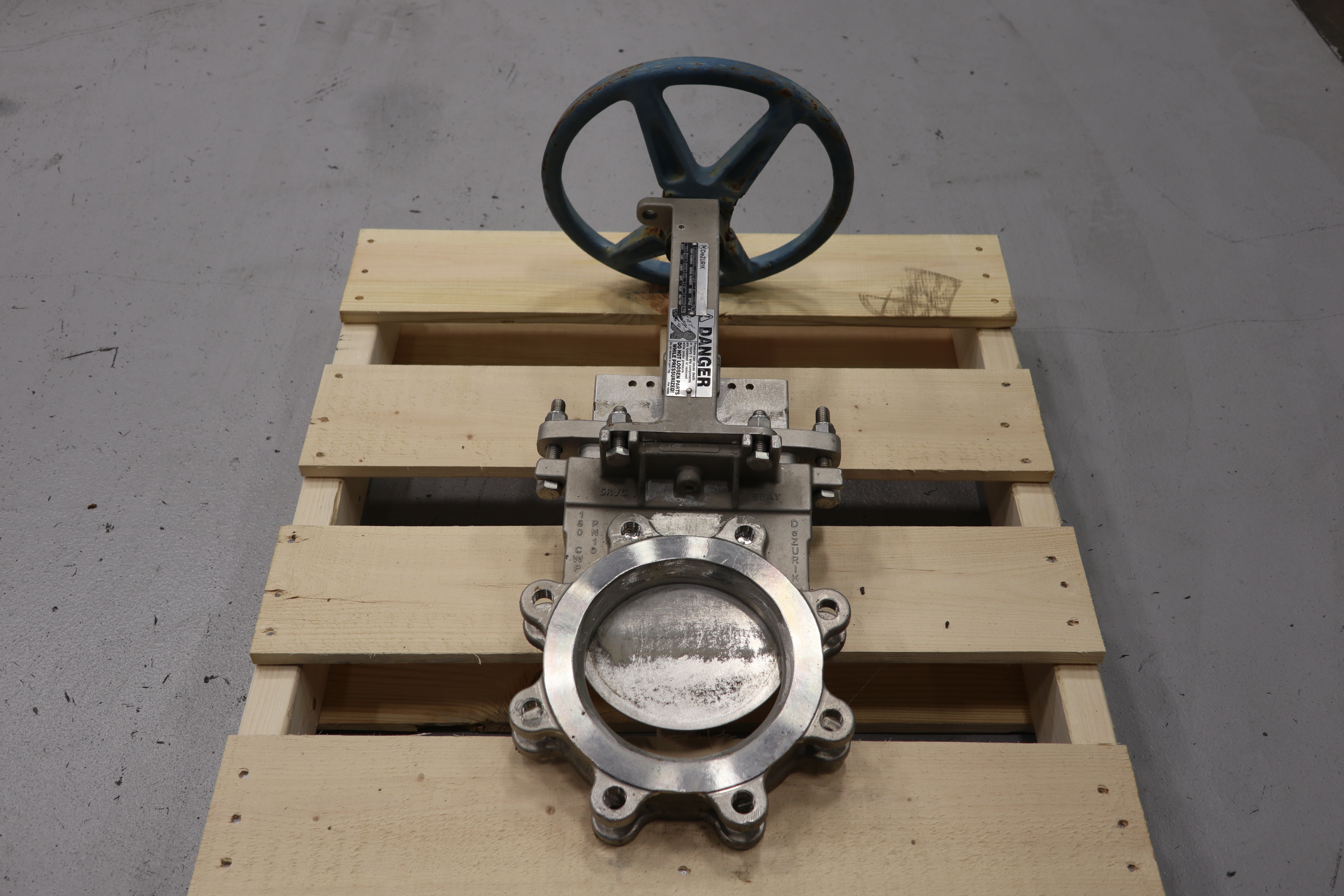 Used Dezurik 6" Hand Operated Knife Gate Valve #47698