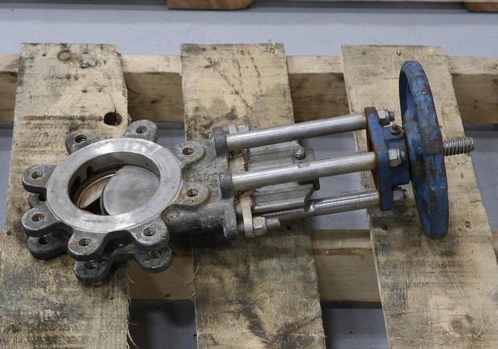 Used Trueline 4” Hand Operated V-Port Knife Gate Valve #45733