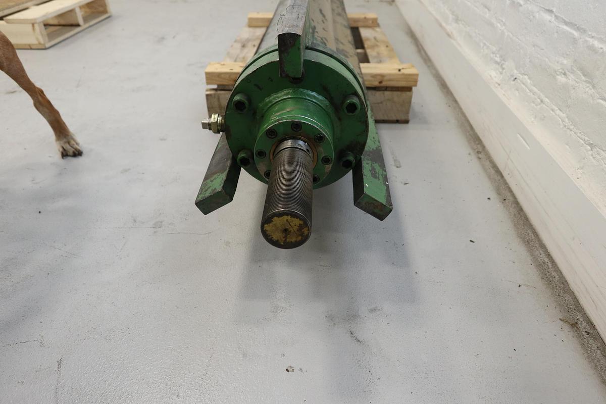 Refurbished Black Clawson HG Roll Splitter Cylinder #47552