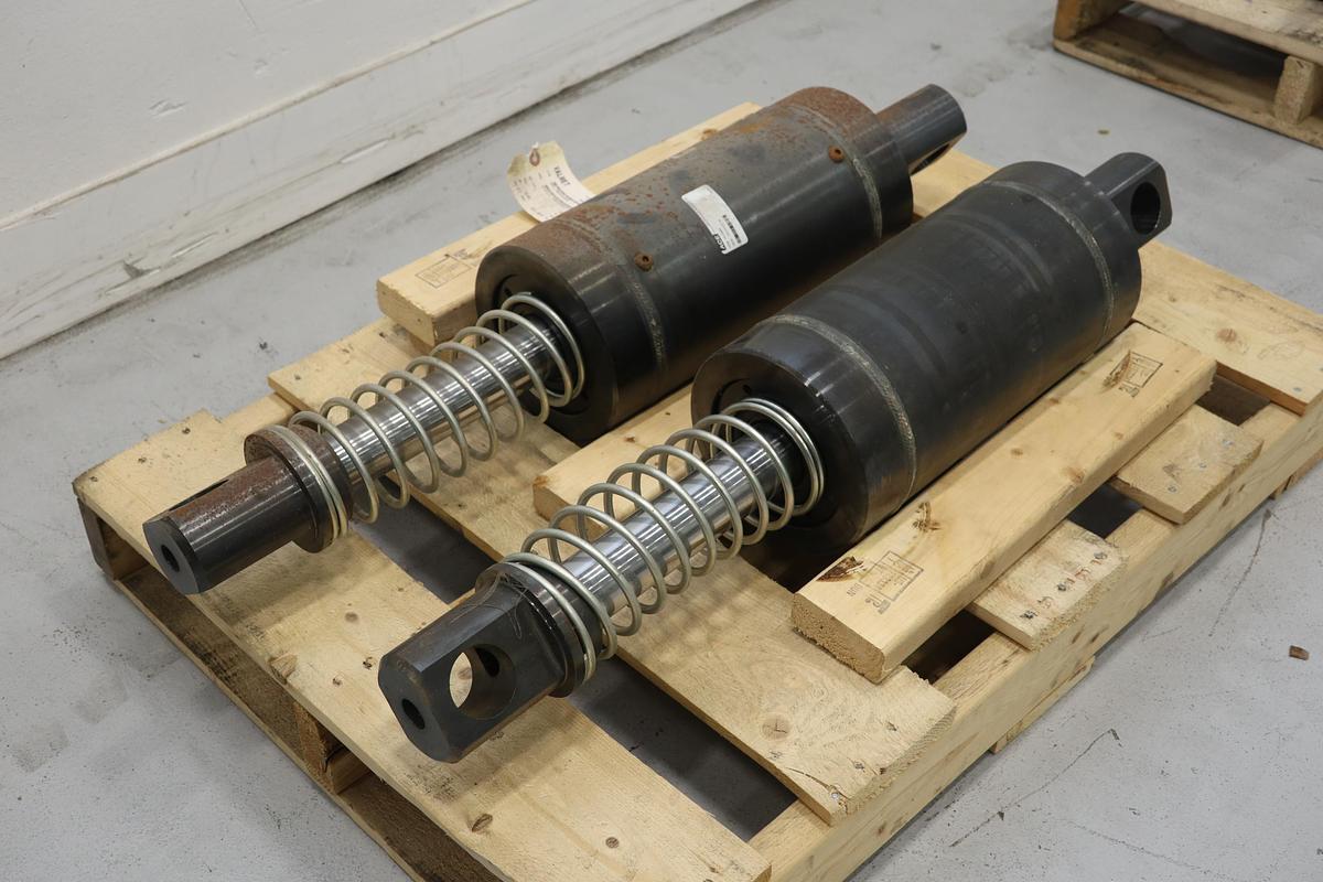 Used Valmet APL3045466 Shock Absorbers #47545