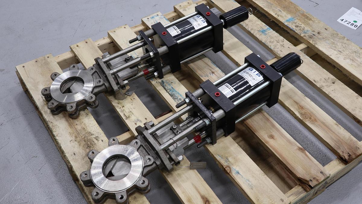 Unused North Port Valve 4" V-Port Hand Operated Knife Gate Valve #47281