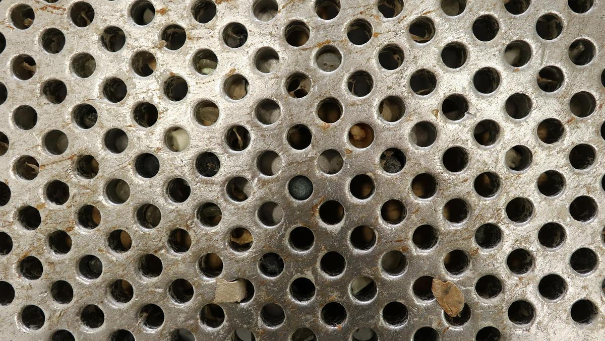 Used Voith Size 12 Combisorter Extraction Plate With Mounting Plate #47017