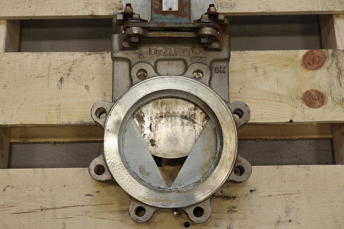 Used Dezurik KGLV 6" Hand Operated V-Port Knife Gate Valve #47430