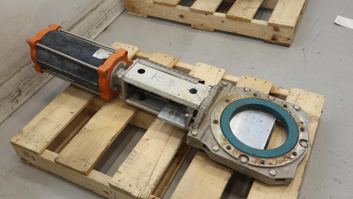 Used Stafsjo 8" Air Operated Knife Gate Valve #46637